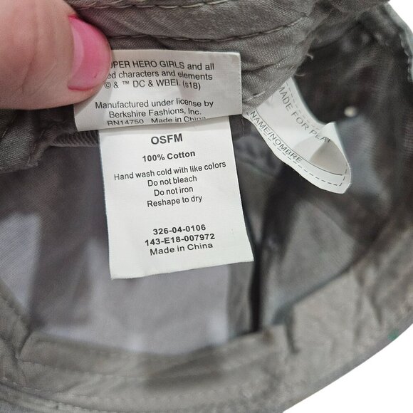 DC Super Hero Girls "Be Awesome" Gray Patterned Cap OSFM 100% Cotton - Picture 3 of 8